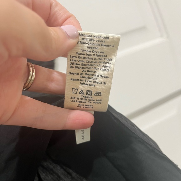 L’AGENCE Gemini Top black. Size Large. New with tags! - Picture 10 of 10